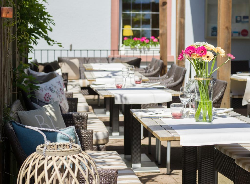Restaurant-Hotel Maien Lörrach Exteriör bild
