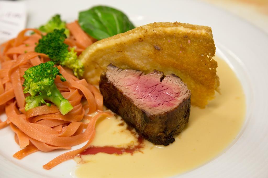 Restaurant-Hotel Maien Lörrach Exteriör bild